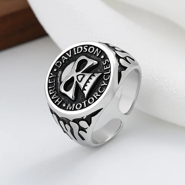 Retro Biker Skull Ring